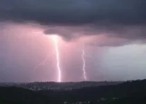 trovões e raios em Sapucaia do Sul